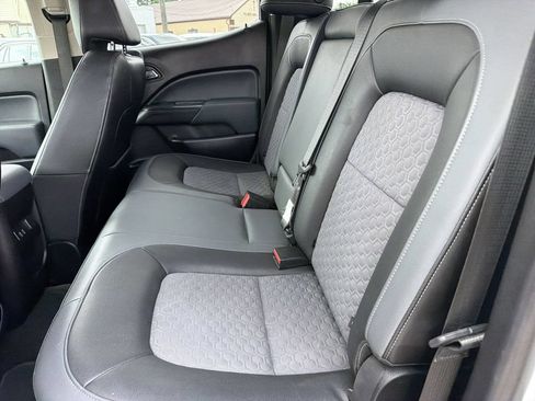 Used 2018 Chevrolet Colorado Z71 AWD/4WD image 13