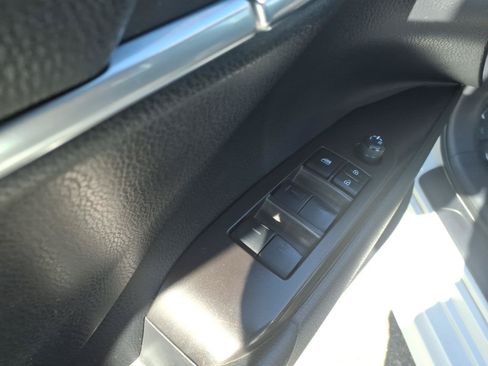 Used 2023 Toyota Camry SE FWD image 15