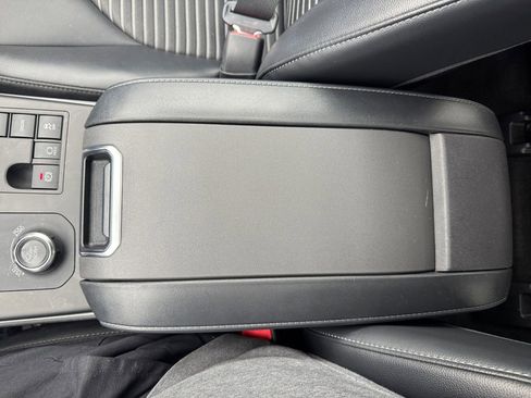 Used 2023 Toyota Highlander XSE image 28