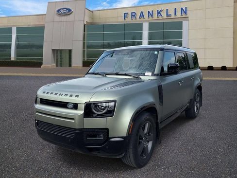 Used 2025 Land Rover Defender 130 X-Dynamic SE AWD/4WD image 3