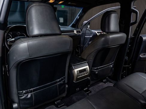 Used 2020 Lexus GX 460 Premium w/ Premium Package image 34