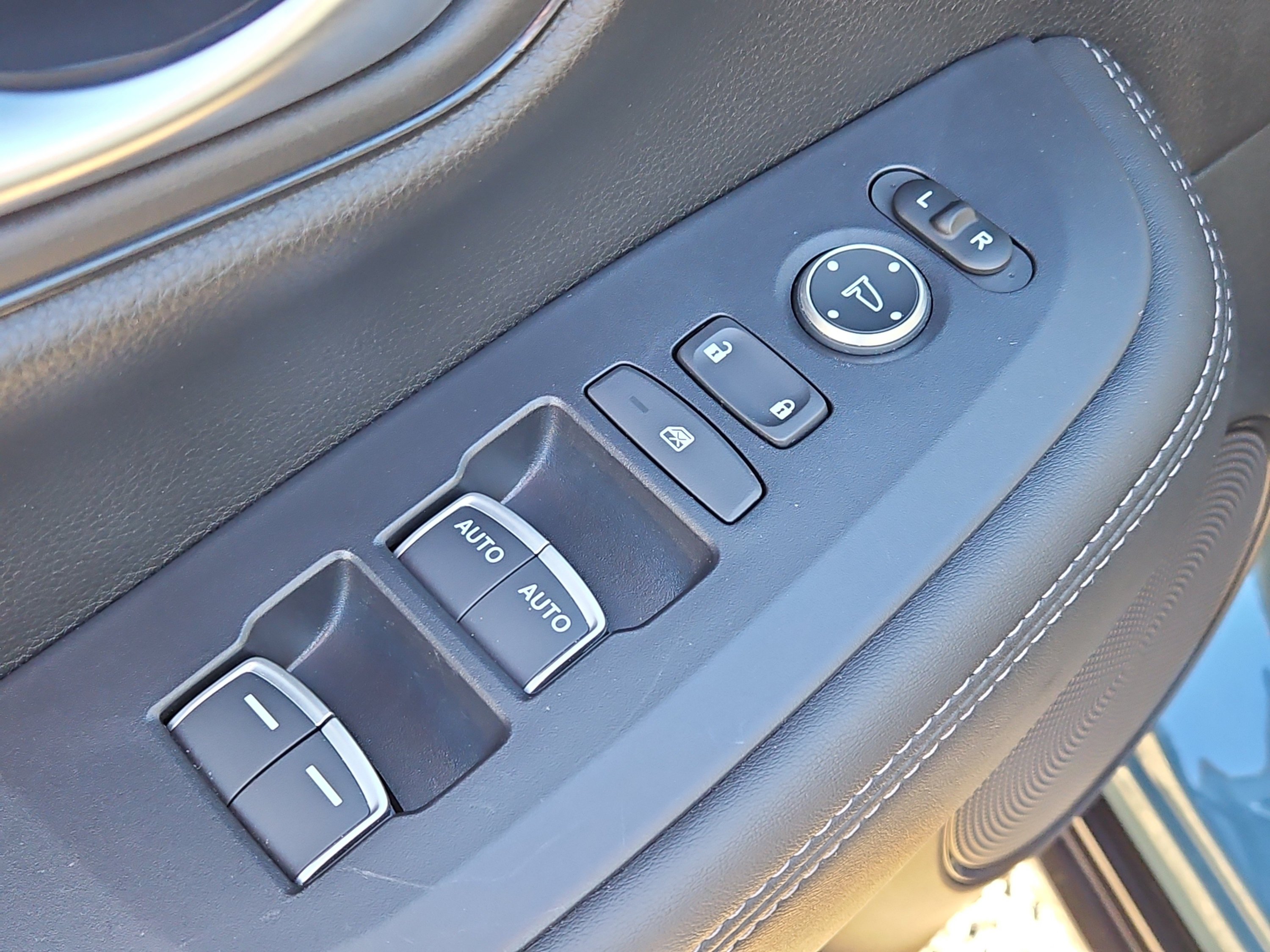 Certified 2024 Honda HR-V EX-L image 18