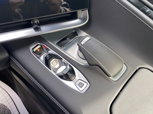 Used 2024 Chevrolet Corvette Stingray Convertible w/ Z51 Performance Package image 29