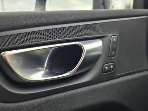 Used 2025 Volvo XC60 B5 Plus image 30