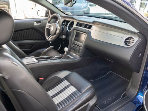 Used 2010 Ford Mustang Shelby GT500 RWD image 21
