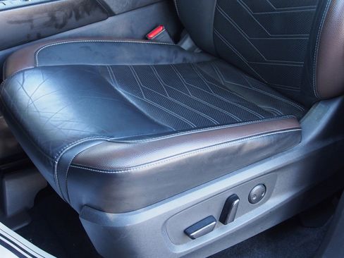Used 2022 Nissan Pathfinder Platinum w/ Cargo Package FWD image 20