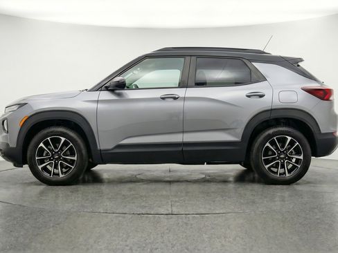 Used 2025 Chevrolet TrailBlazer LT FWD image 5