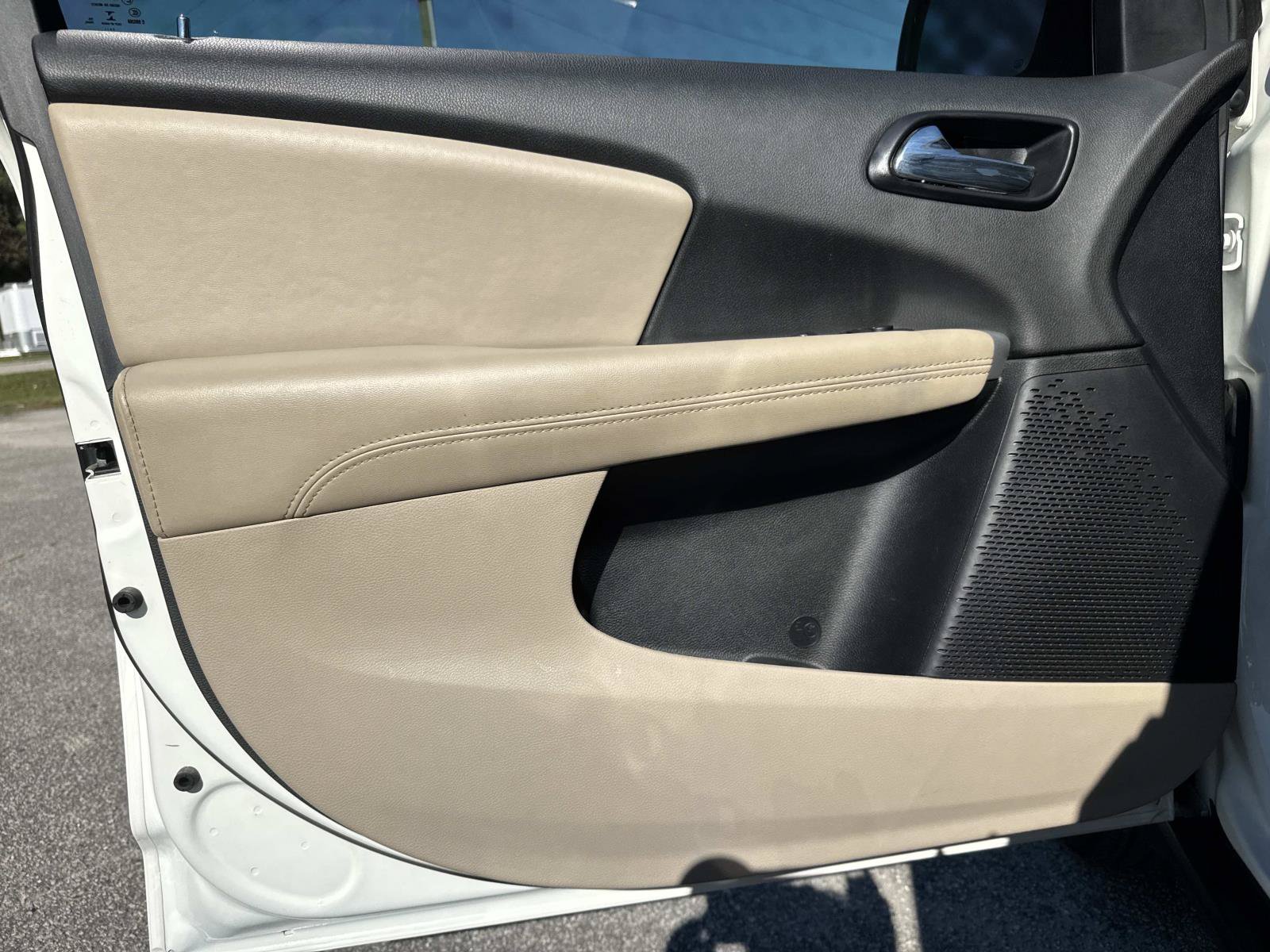 Used 2020 Dodge Journey SE w/ SE Popular Equipment Group FWD image 20