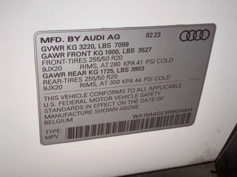 Used 2024 Audi Q8 e-tron Premium Plus w/ Premium Plus Package AWD/4WD image 31