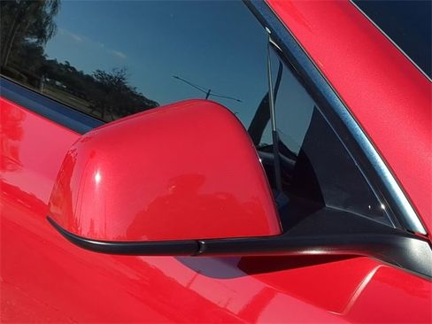 Used 2022 Tesla Model Y Performance image 12