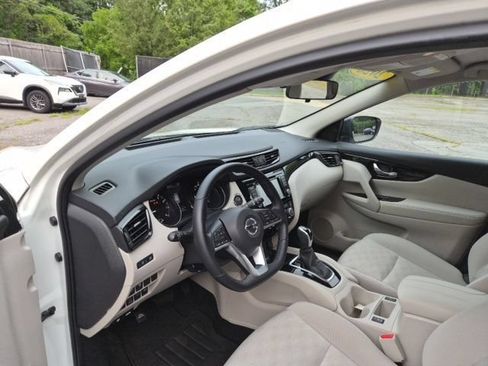 Used 2020 Nissan Rogue Sport SV w/ All-Weather Package AWD/4WD image 14