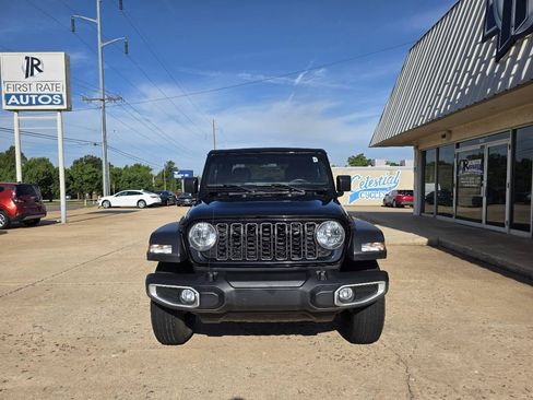 Used 2024 Jeep Gladiator Sport AWD/4WD image 2