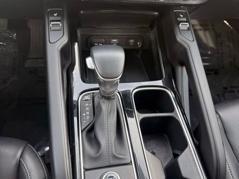 Used 2025 Kia Telluride S image 9