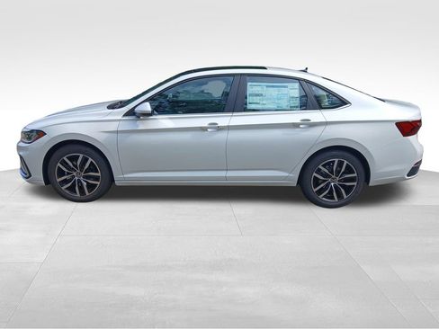 New 2025 Volkswagen Jetta SE image 2