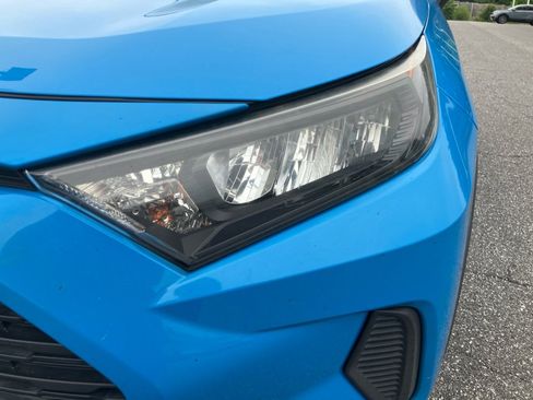 Used 2019 Toyota RAV4 LE FWD image 28