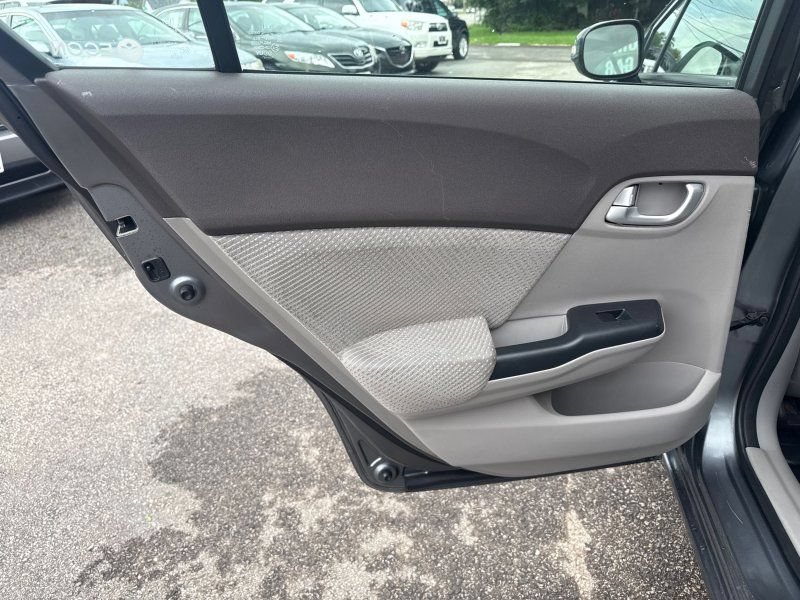 Used 2012 Honda Civic Hybrid Sedan image 13