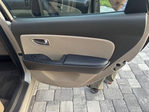 Used 2010 Hyundai Elantra GLS FWD image 19