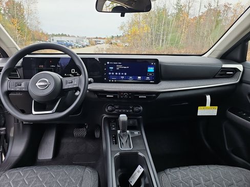 New 2026 Nissan Kicks SV w/ SV Premium Package image 3