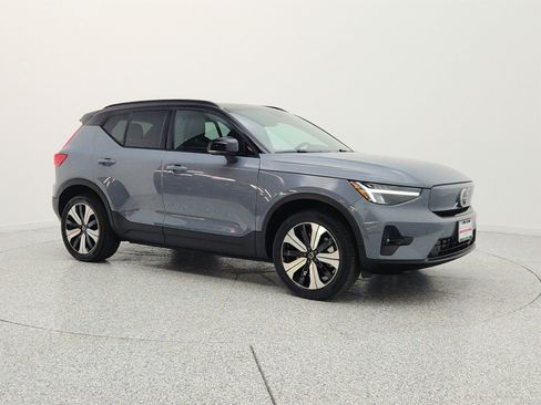 Used 2023 Volvo XC40 Recharge Plus w/ Protection Package Premier AWD/4WD image 3