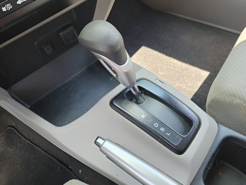 Used 2012 Honda Civic Hybrid Sedan image 16