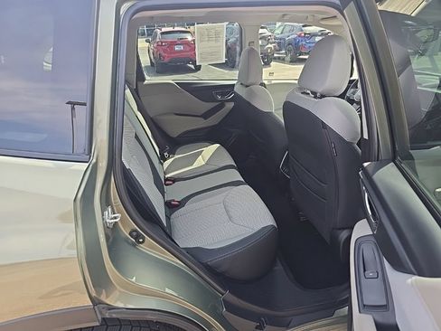 Used 2021 Subaru Forester Premium AWD/4WD image 7