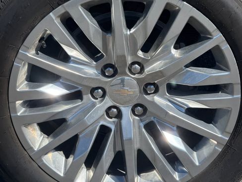 Used 2025 Chevrolet Tahoe High Country AWD/4WD image 29