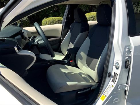 Used 2022 Toyota Corolla LE image 8