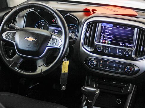 Used 2019 Chevrolet Colorado LT w/ LT Convenience Package image 12