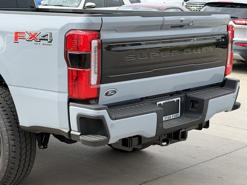 New 2026 Ford F350 Platinum w/ FX4 Off-Road Package AWD/4WD image 7