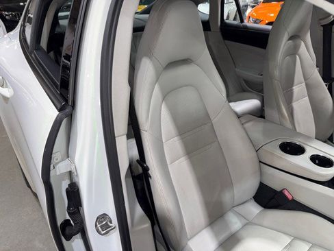 Used 2017 Porsche Panamera image 64