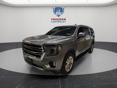 Used 2022 GMC Yukon XL SLT AWD/4WD image 7