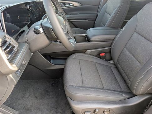 New 2026 Chevrolet Traverse LT image 18