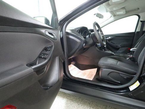 Used 2016 Ford Focus SE image 9