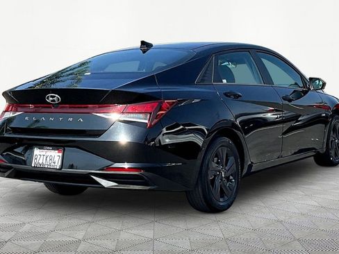Used 2022 Hyundai Elantra SEL FWD image 6
