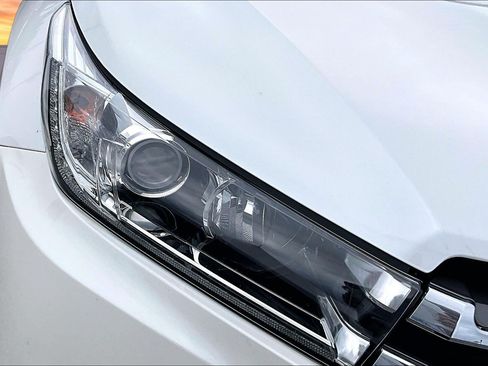 Used 2018 Toyota Highlander Limited Platinum AWD/4WD image 30
