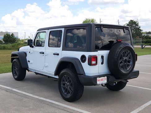 Used 2025 Jeep Wrangler Unlimited Sport AWD/4WD image 7
