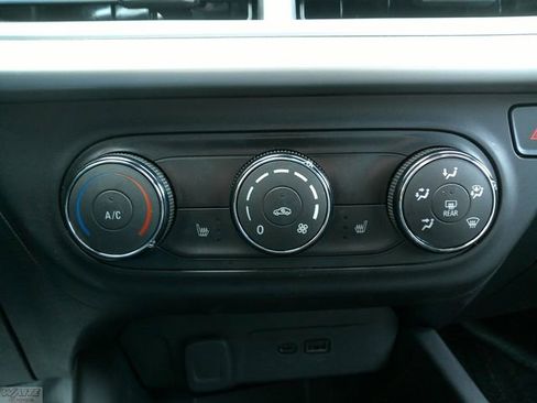 Used 2024 Chevrolet Trax RS w/ Driver Confidence Package image 17