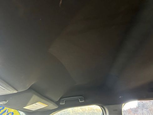 Used 2018 Ford Explorer XLT w/ Equipment Group 202A image 5