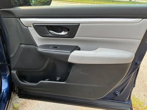 Used 2018 Honda CR-V LX image 32