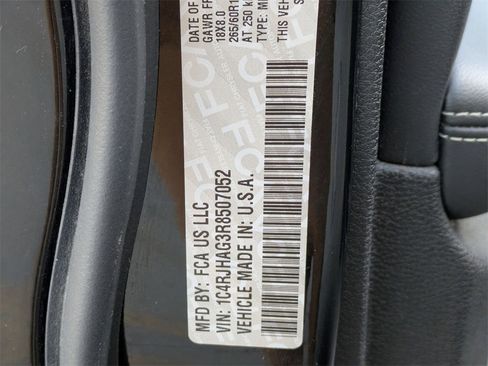 Used 2024 Jeep Grand Cherokee Altitude image 31