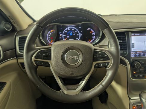 Used 2018 Jeep Grand Cherokee Overland image 18