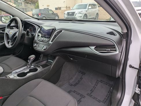 Used 2024 Chevrolet Malibu LT image 33