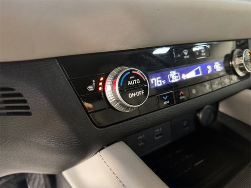 Used 2023 Mitsubishi Outlander SEL image 30