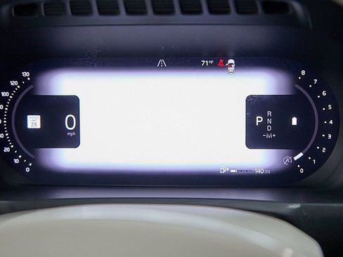 Used 2024 Volvo XC90 B6 Plus w/ Protection Package Premier AWD/4WD image 17