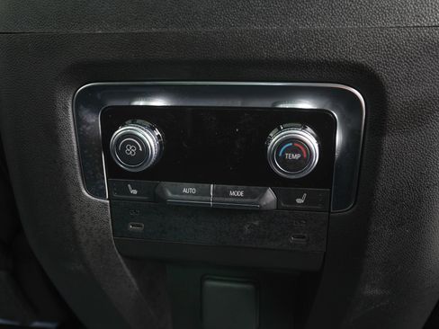 Used 2026 GMC Yukon Denali w/ Sun & Power Step Package AWD/4WD image 11