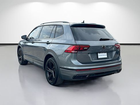 Used 2024 Volkswagen Tiguan SE R-Line FWD image 5