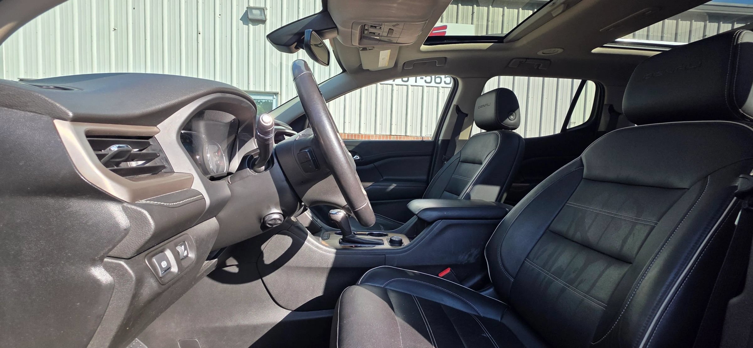 Used 2019 GMC Acadia Denali AWD/4WD image 10
