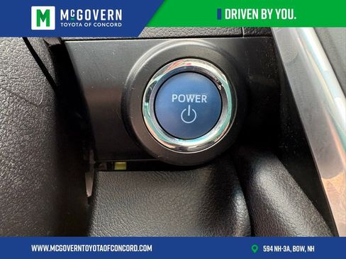 Used 2017 Toyota Camry SE w/ Moonroof Package image 33