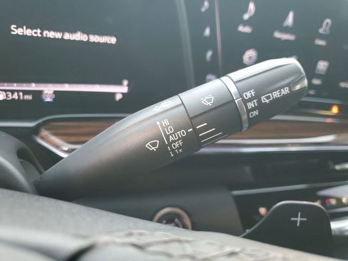 Certified 2024 Cadillac Escalade Premium Luxury image 38