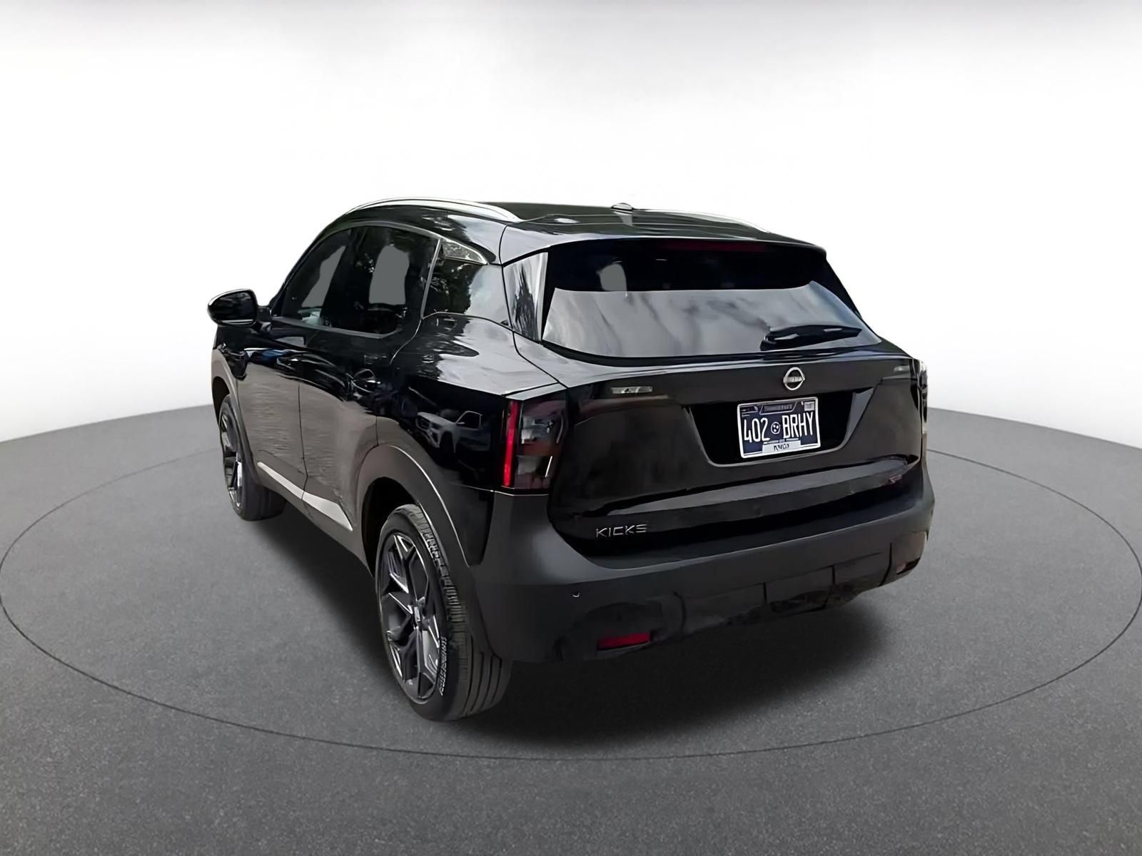 Used 2026 Nissan Kicks SR FWD image 13